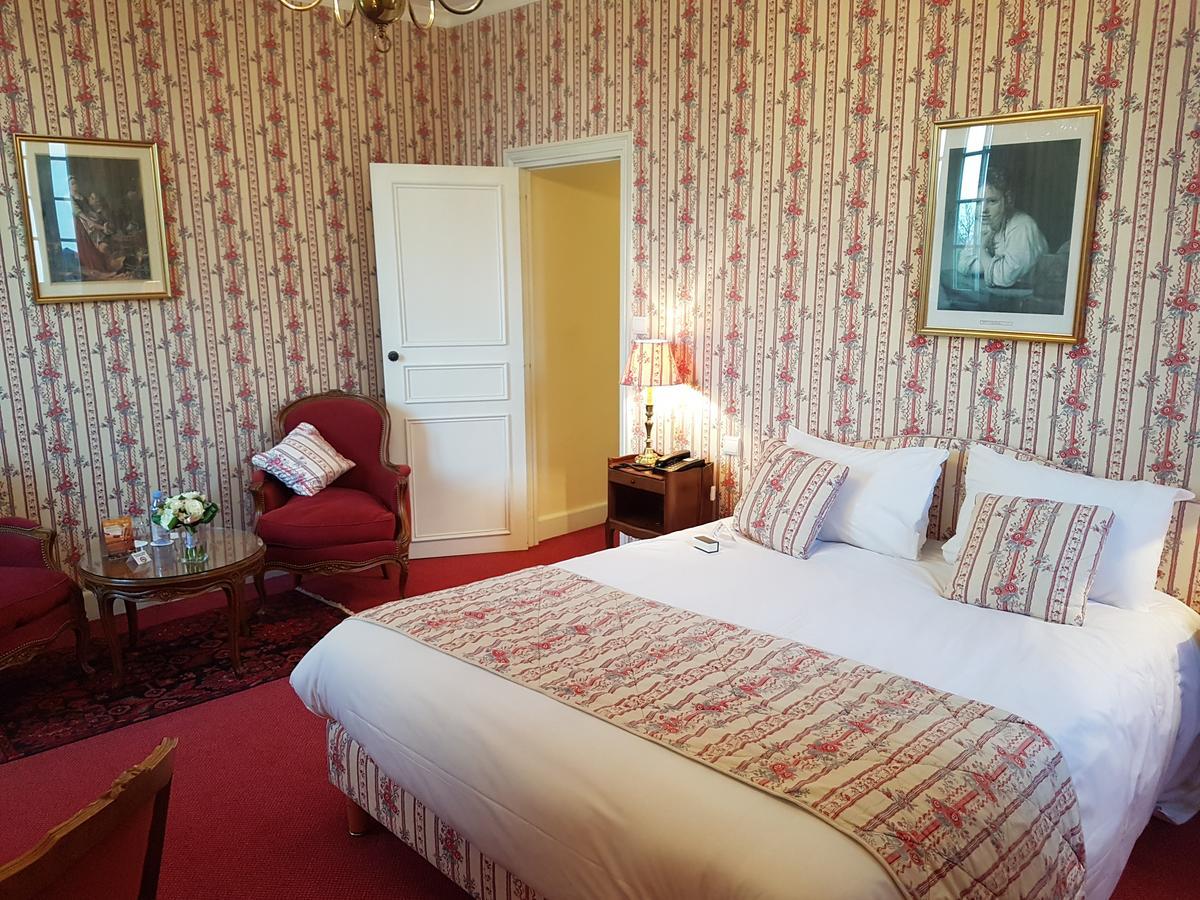 Chateau De Gilly Bagian luar foto