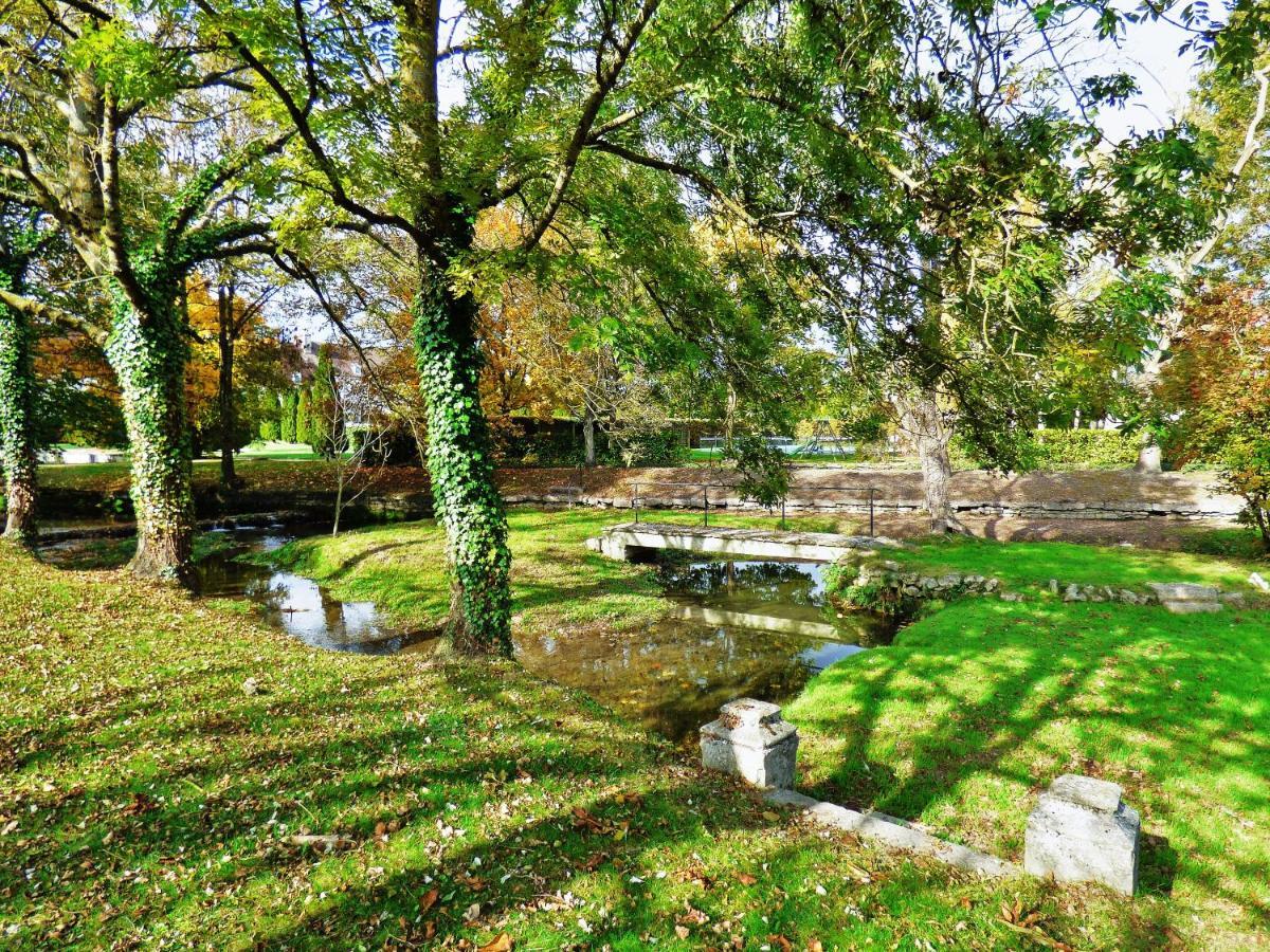Chateau De Gilly Bagian luar foto